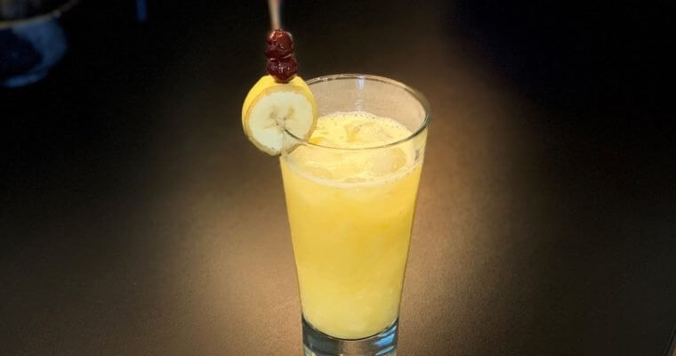 Un cocktail à base de Golden 8, le Golden Hawaïen